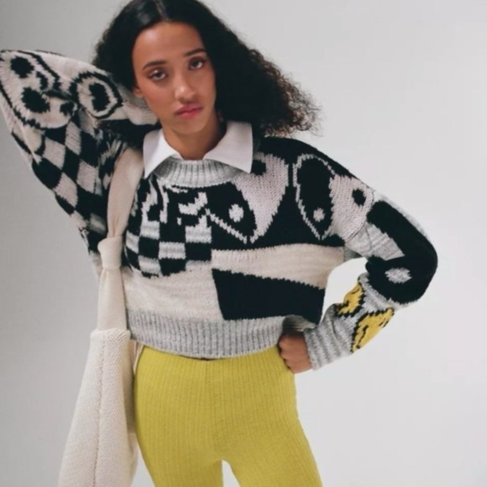 Urban Outfitters Lennon Jacquard Cropped Black & White Crewneck Sweater Size XS